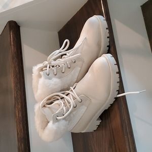 BCBG Girl cream boots size 5